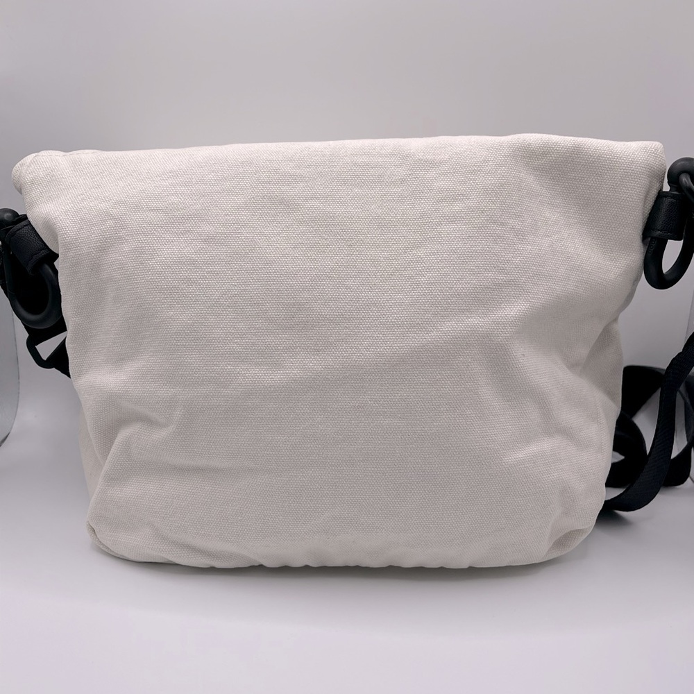 Lululemon All Night Festival Bag Vol 5 L in Angel Wing - Picture 5 of 13